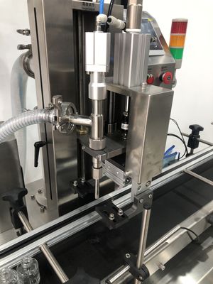 Máquina de llenado de líquido con bomba de engranaje servo de cabeza única totalmente automática