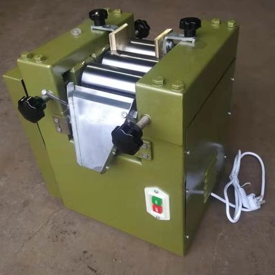 Máquina de molienda de lápiz labial Laboratorio S65 Máquina de molienda de tres rodillos