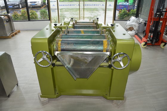 Máquina de molienda de lápiz labial Laboratorio S200 Máquina de molienda de tres rodillos