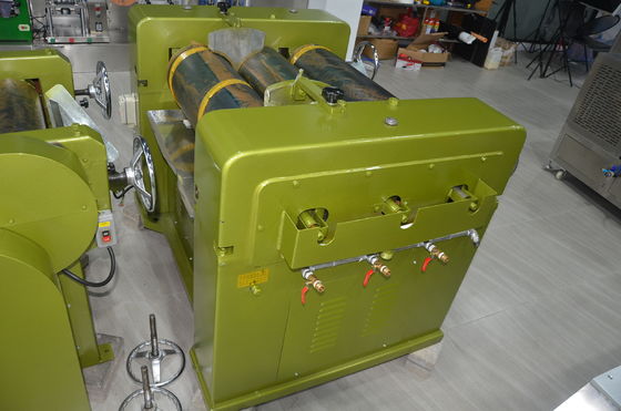 Máquina de molienda de lápiz labial Laboratorio S200 Máquina de molienda de tres rodillos