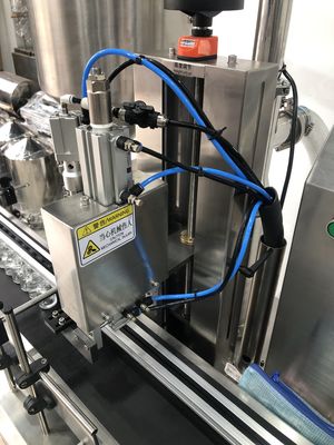 Máquina de llenado automática de servo de cabeza única, engranaje de la bomba 6000 botellas por hora