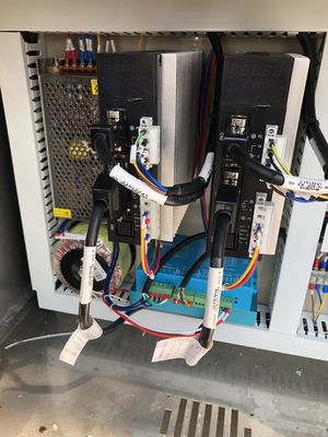 Máquina de llenado de base de maquillaje de doble cabeza Máquinas de llenado automatizadas ISO