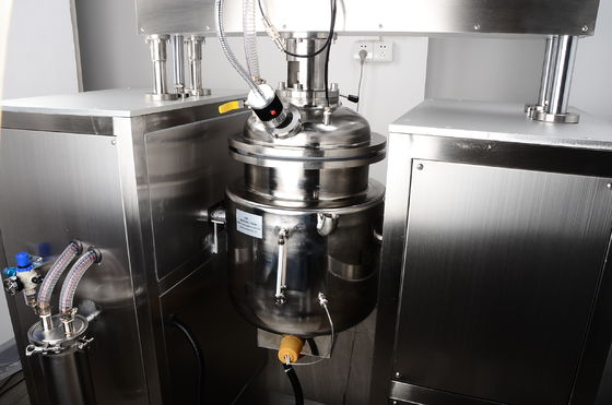380V 6.5KW Línea de producción de lápiz labial máquina de desespumación de vacío de calefacción