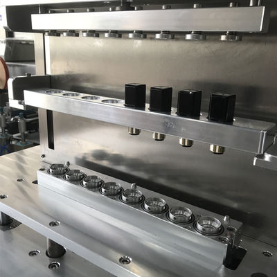 Línea de producción de lápiz labial completa - Máquina automática de liberación de lápiz labial con 8 agujeros de silicona completa