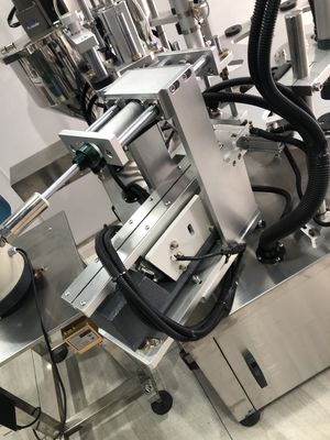 SUS304 Máquina de llenado de plato giratorio de línea de producción automática personalizada Eyeliner