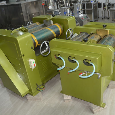 Máquina de llenado de base de maquillaje totalmente automática Laboratorio S200 Máquina de rectificación de tres rodillos