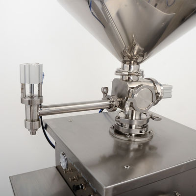 Máquina de llenado de hielo BB con cojín de aire 30-50 botellas/min. Máquina de llenado de base de maquillaje Material de acero inoxidable