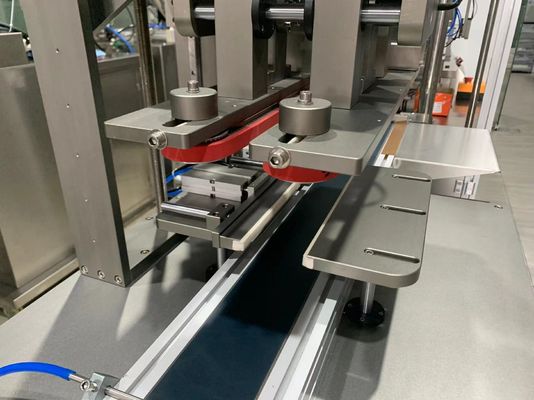 Línea de producción de lápiz labial lápiz labial de adhesivo solidificante máquina de hilado de tubos 1300 * 400 * 1300mm