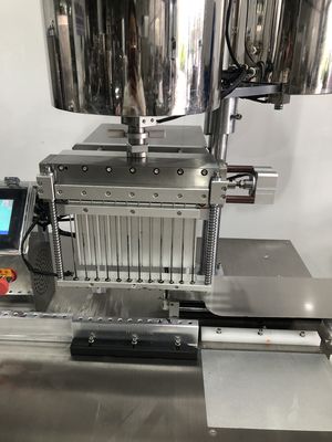 Precise Twelve es una máquina de llenado de lápiz de espuma y lápiz para ojos.