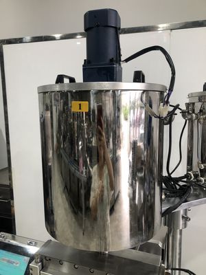 Precise Twelve es una máquina de llenado de lápiz de espuma y lápiz para ojos.